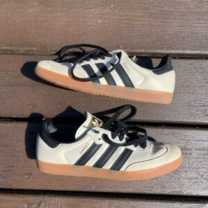 Adidas tan and black samba size 8 EUC